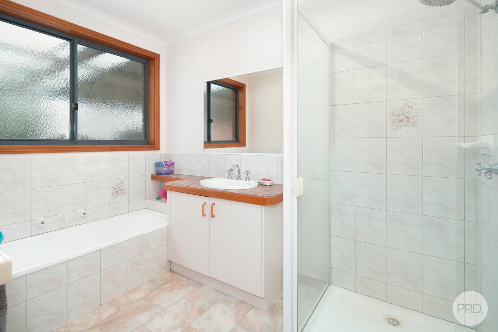 1 The Avenue DELACOMBE 13