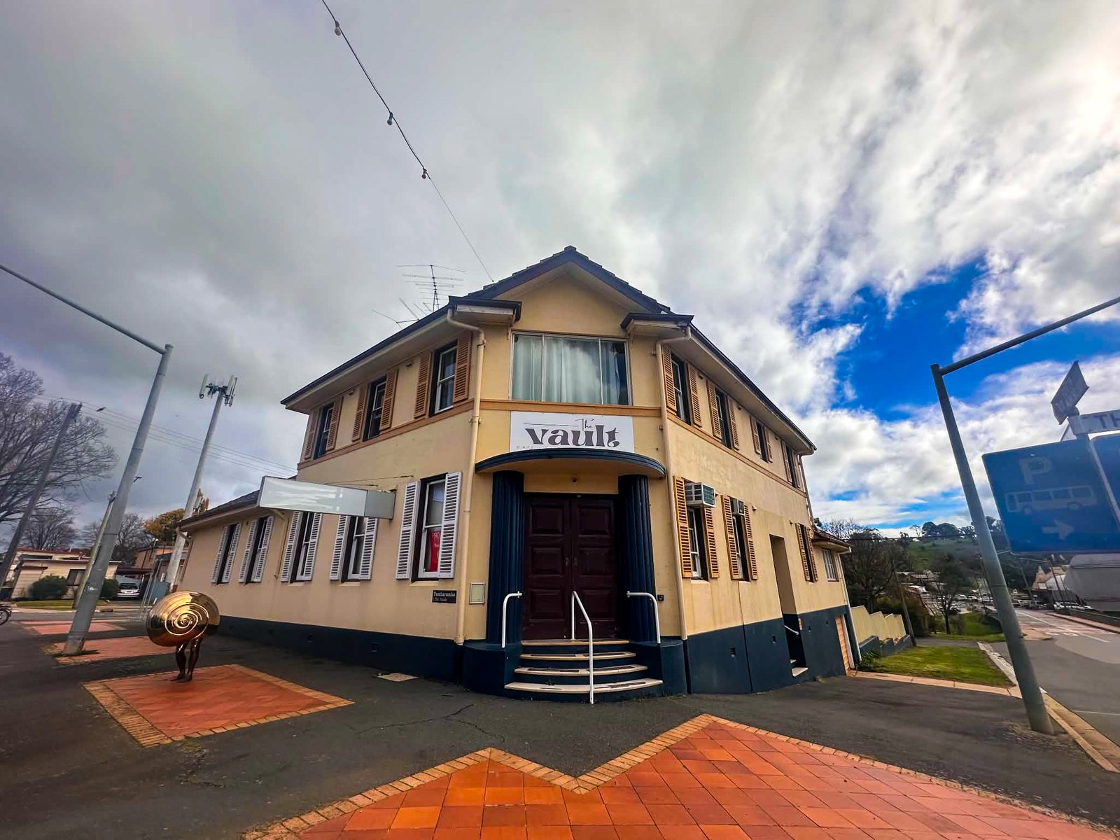 1 The Parade (shopfront)  TUMBARUMBA 2