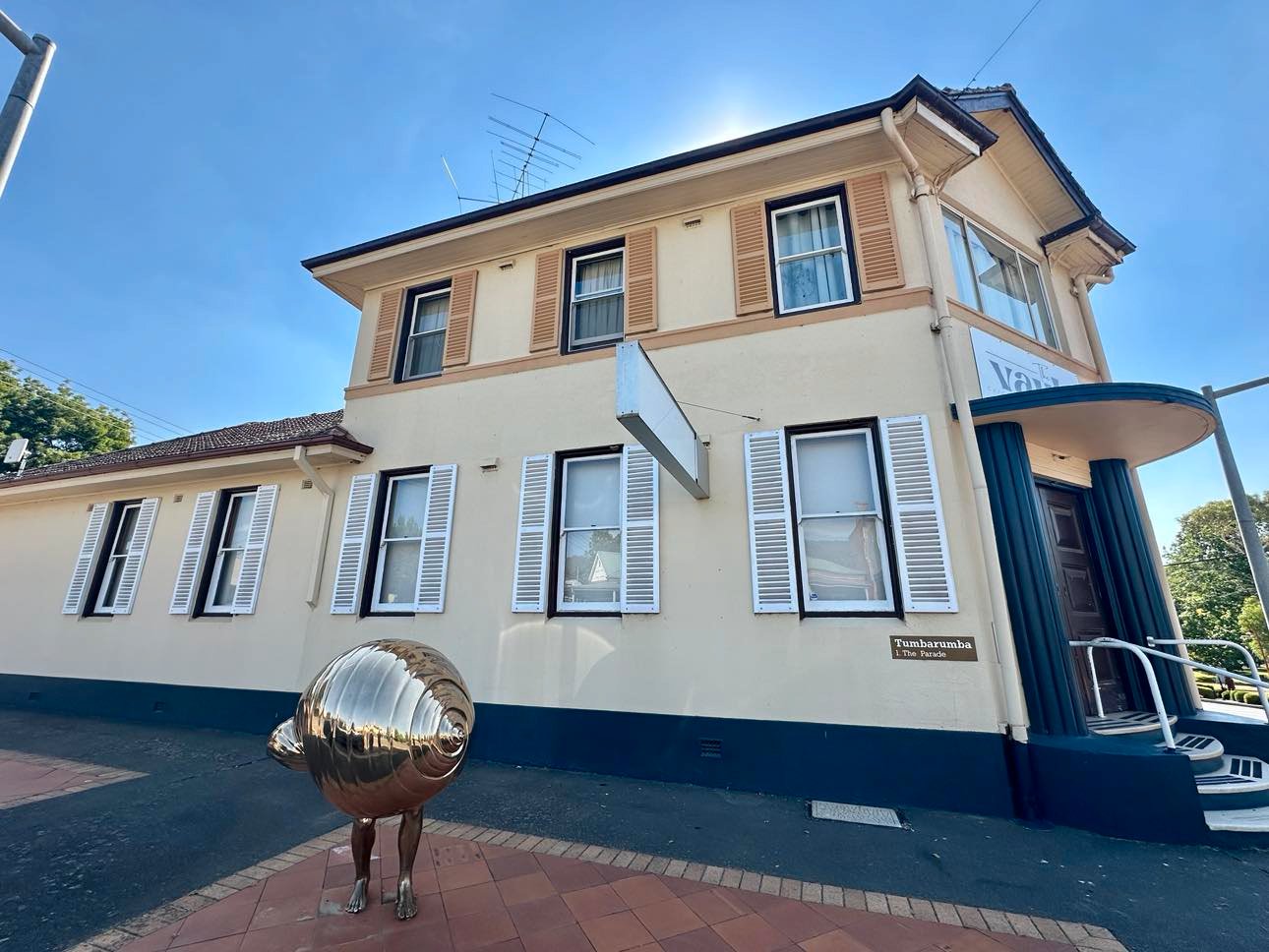 1 The Parade (shopfront)  TUMBARUMBA 2