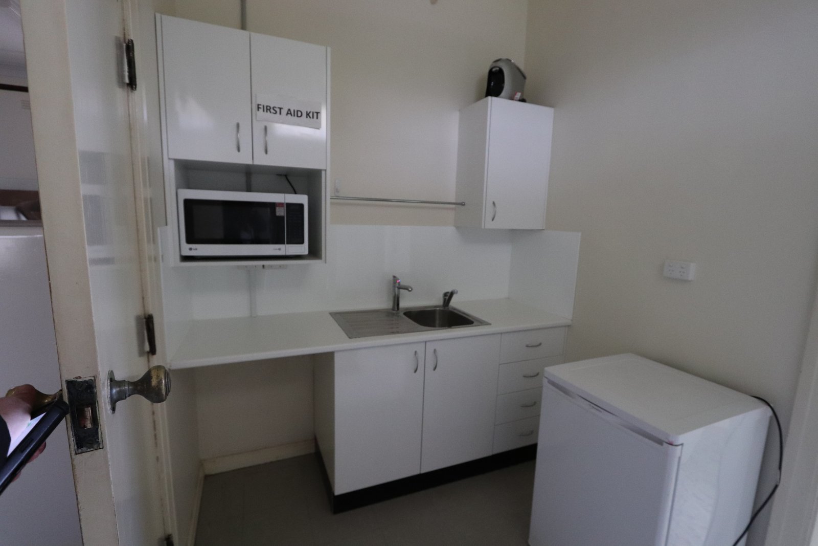 1 The Parade (shopfront)  TUMBARUMBA 5