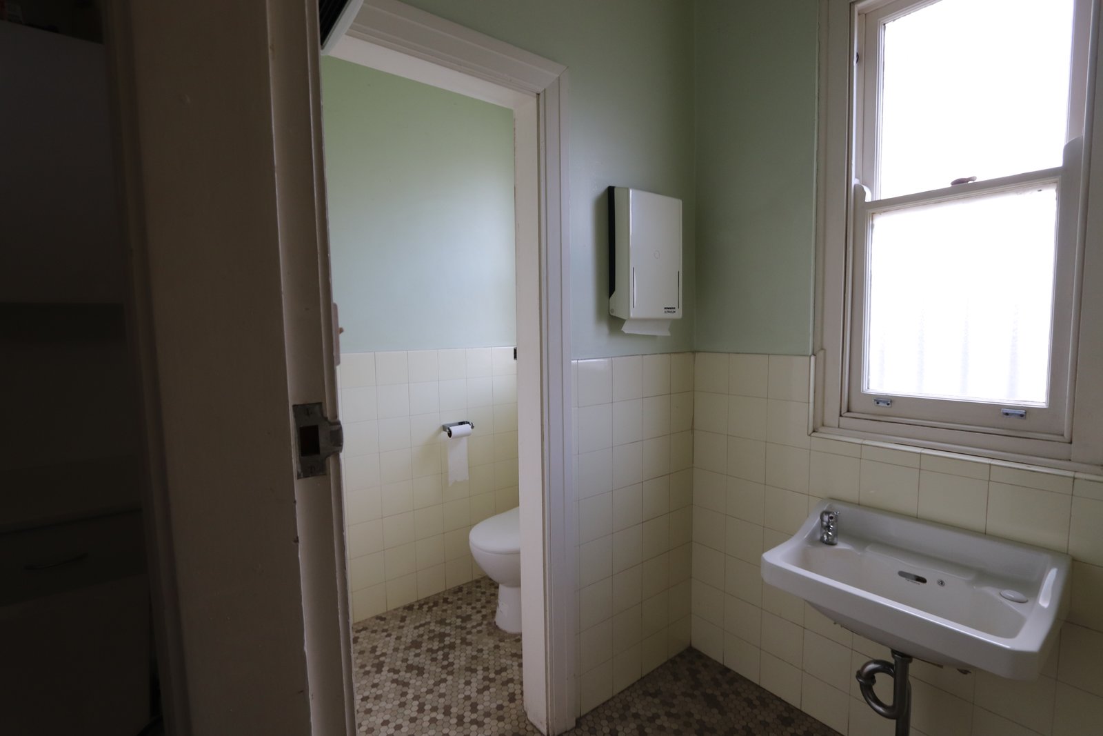 1 The Parade (shopfront)  TUMBARUMBA 6