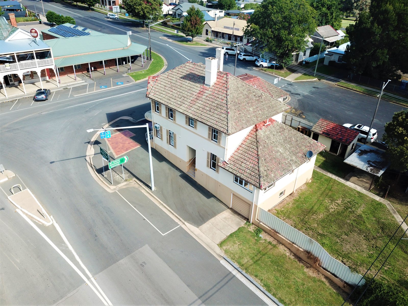 1 The Parade (shopfront)  TUMBARUMBA 10