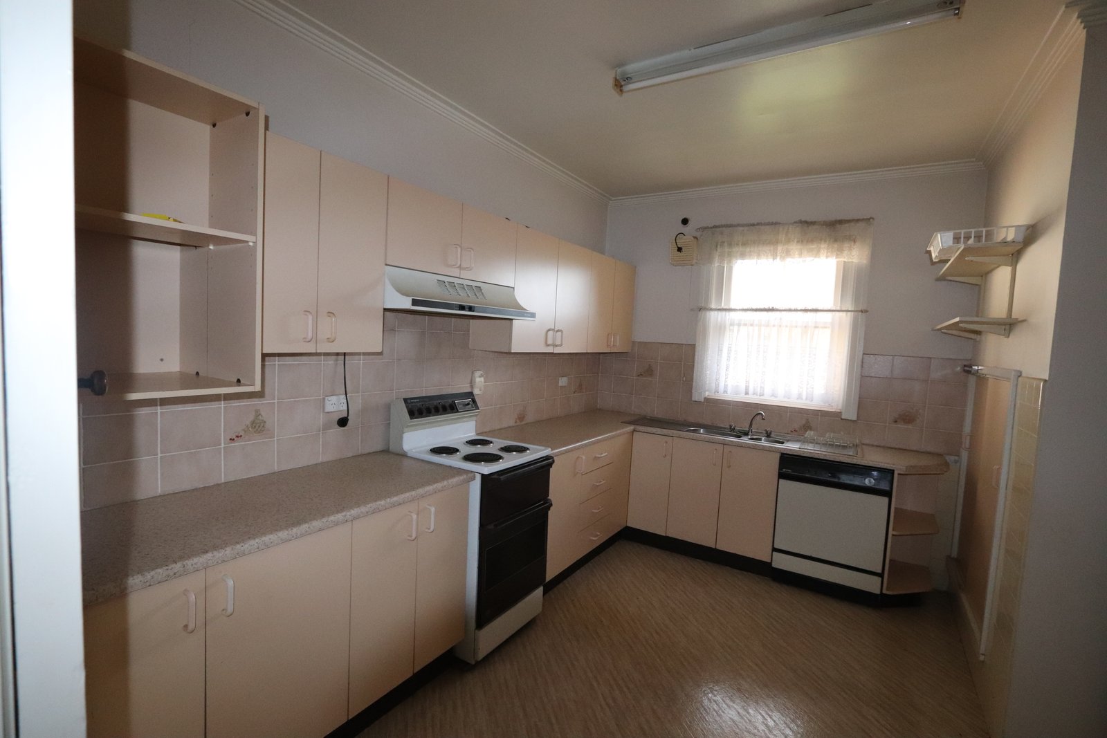 1 The Parade TUMBARUMBA 6