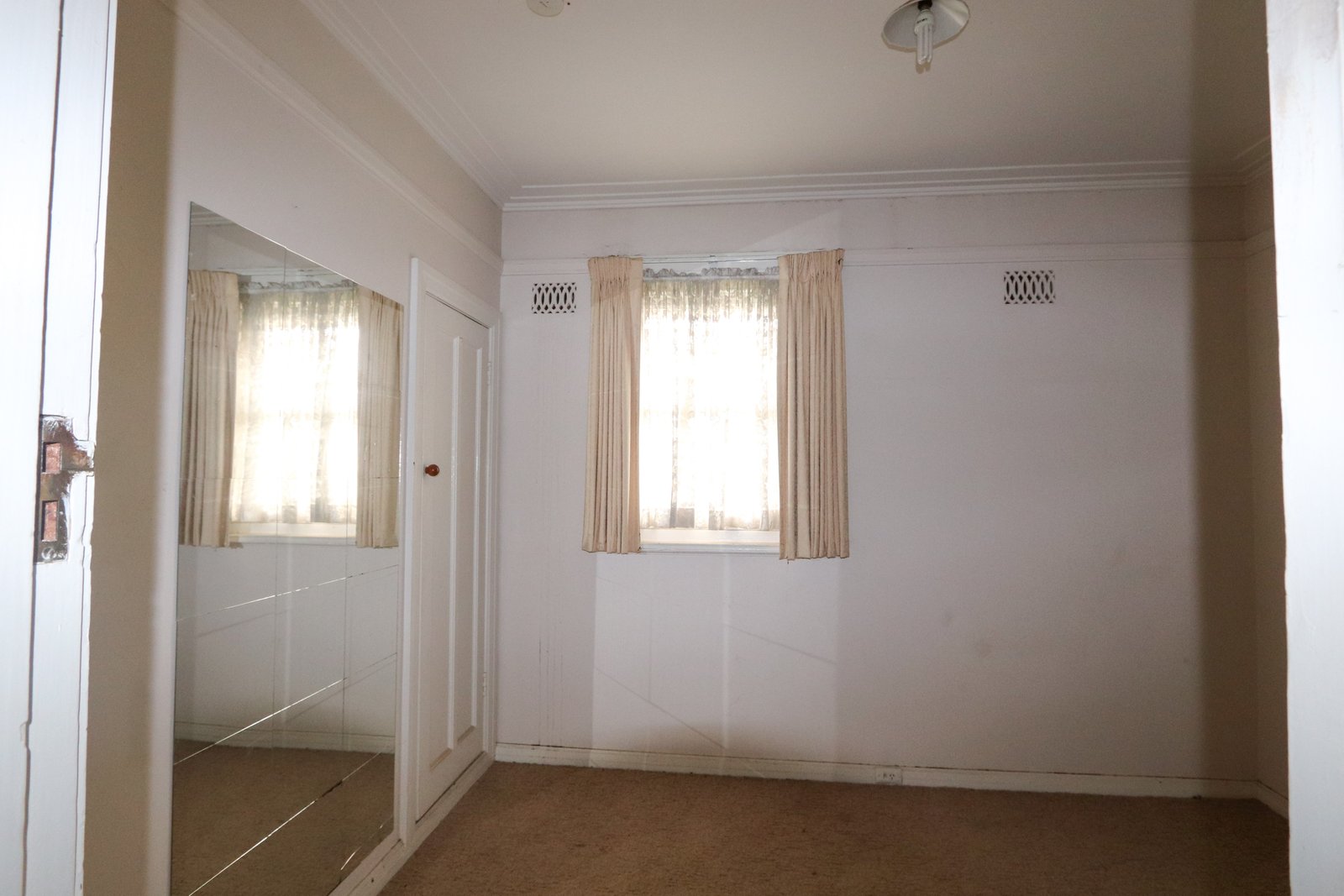 1 The Parade TUMBARUMBA 8