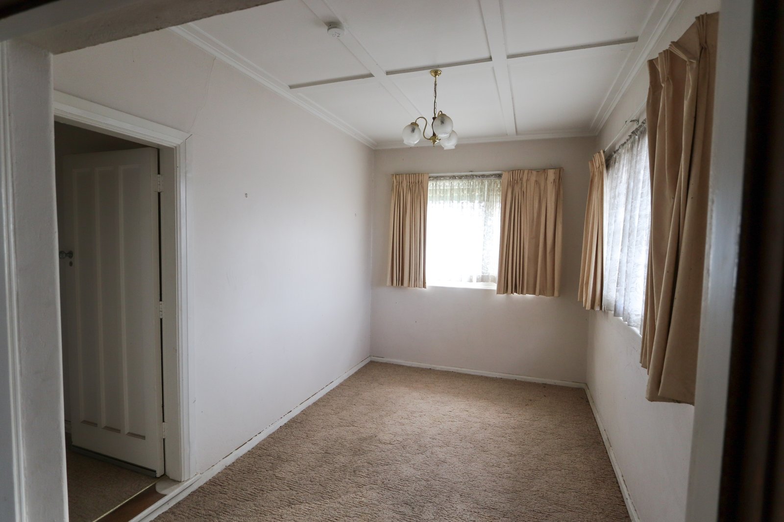 1 The Parade TUMBARUMBA 9