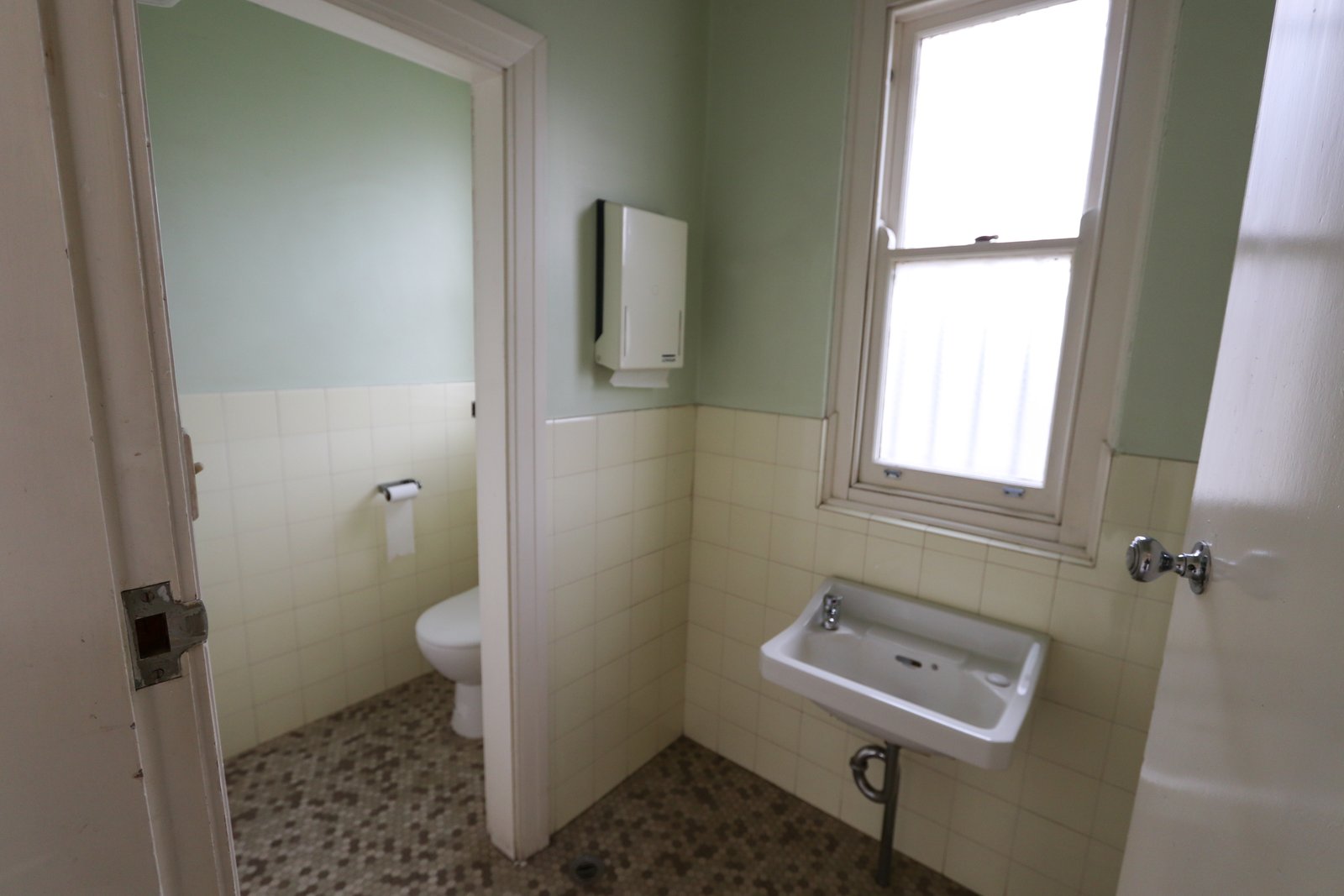 1 The Parade TUMBARUMBA 21