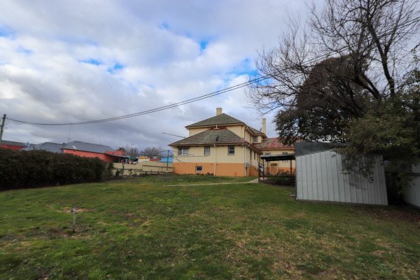 1 The Parade TUMBARUMBA 22