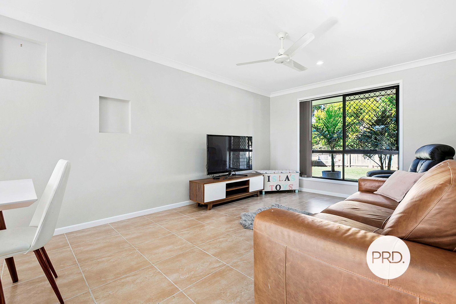 1 Timber Reserve Drive OAKHURST 9