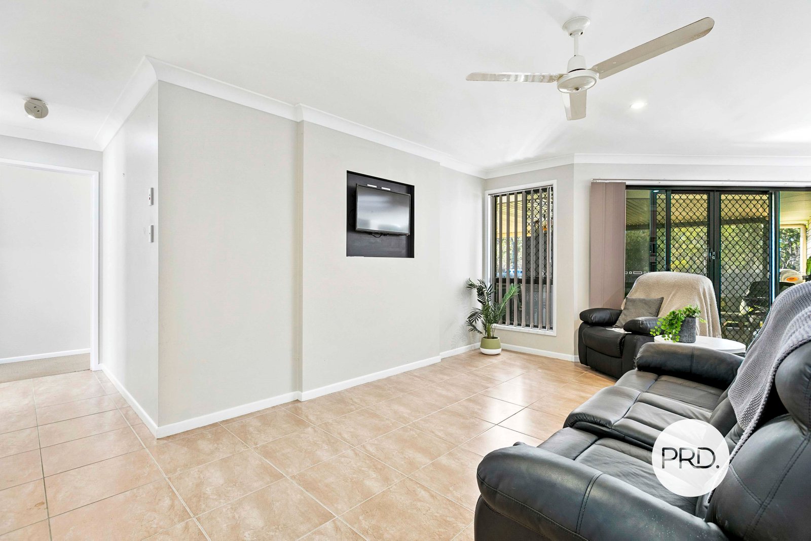 1 Timber Reserve Drive OAKHURST 10