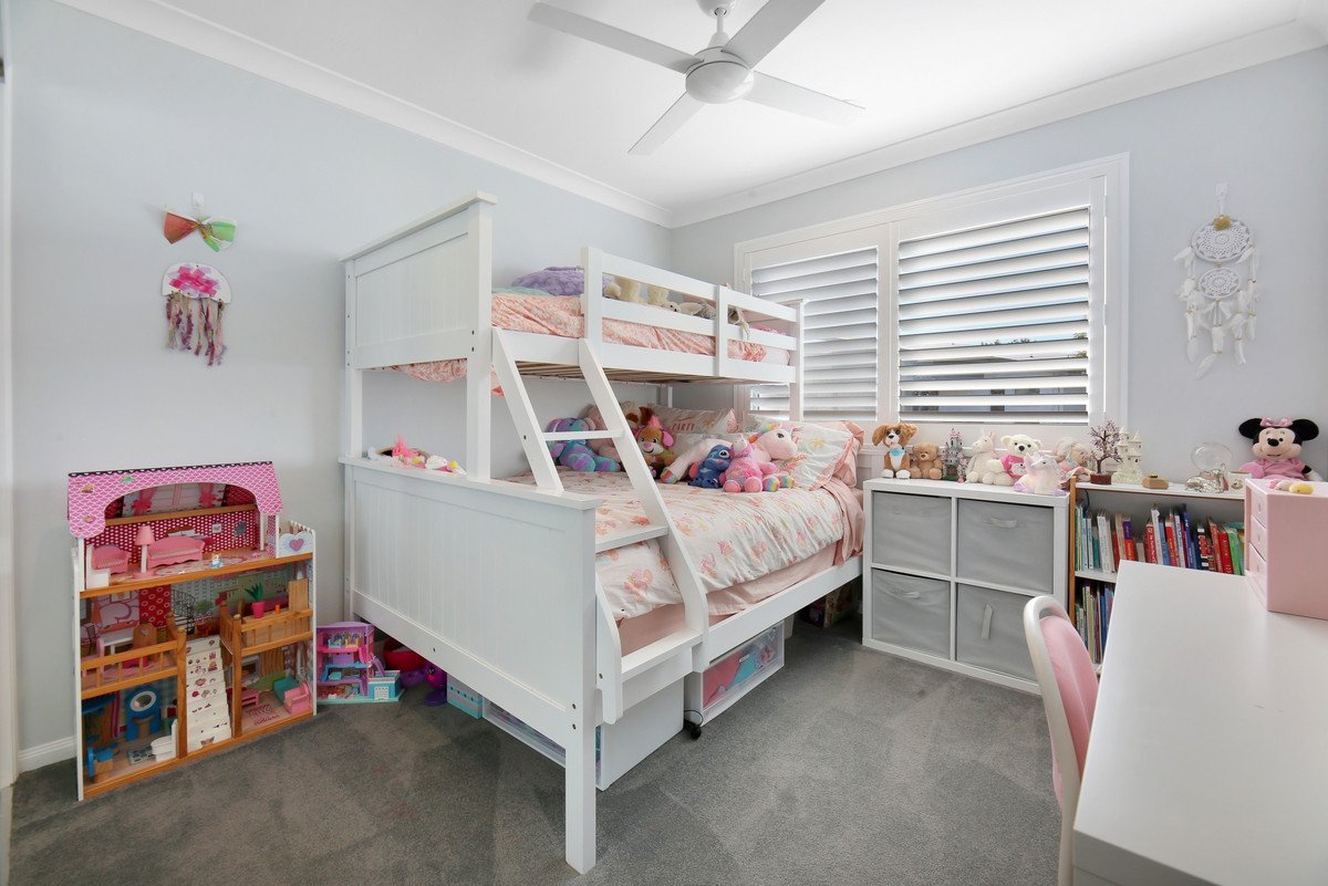 1 Tours Way Burleigh Waters 11