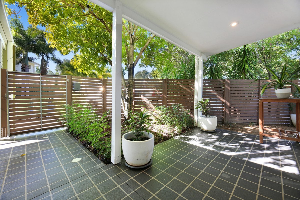 1 Tours Way Burleigh Waters 15