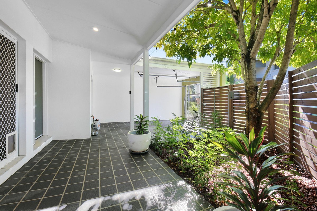 1 Tours Way Burleigh Waters 14