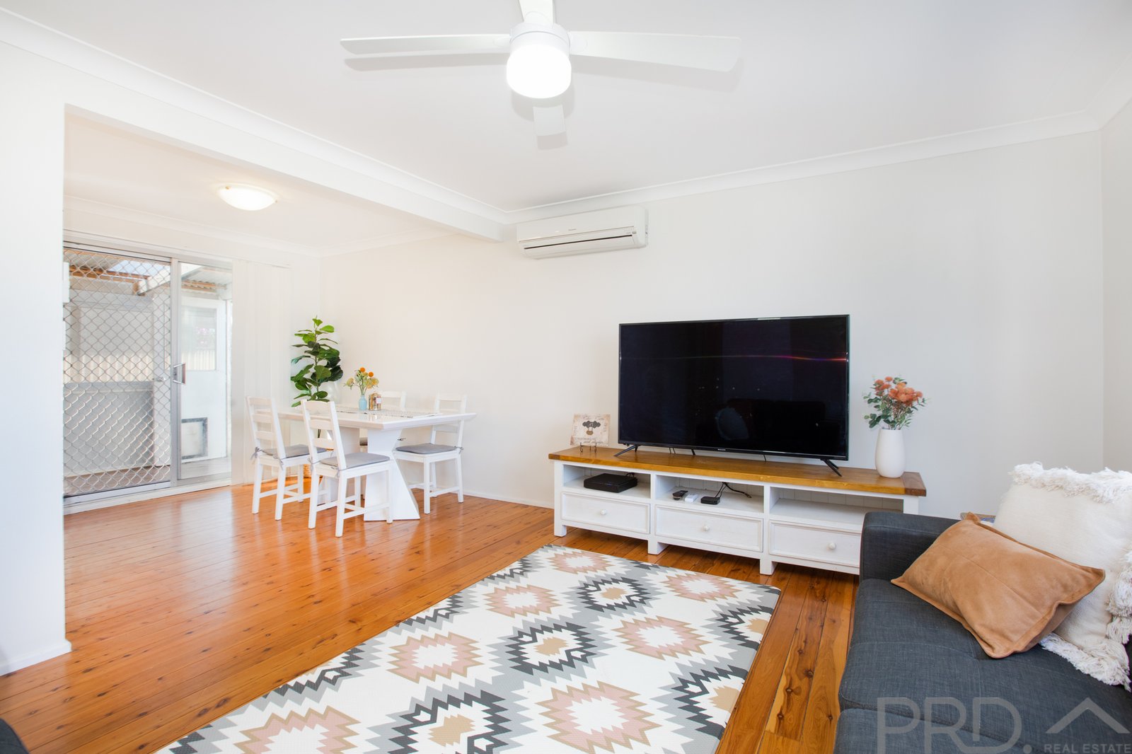 1 Unicomb Close RUTHERFORD 4