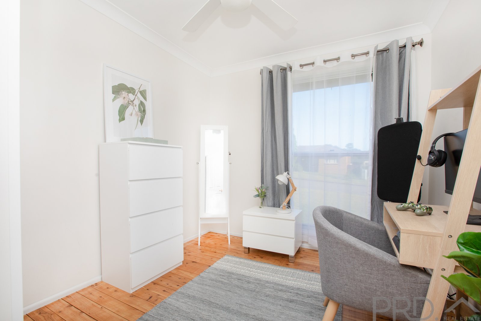 1 Unicomb Close RUTHERFORD 12