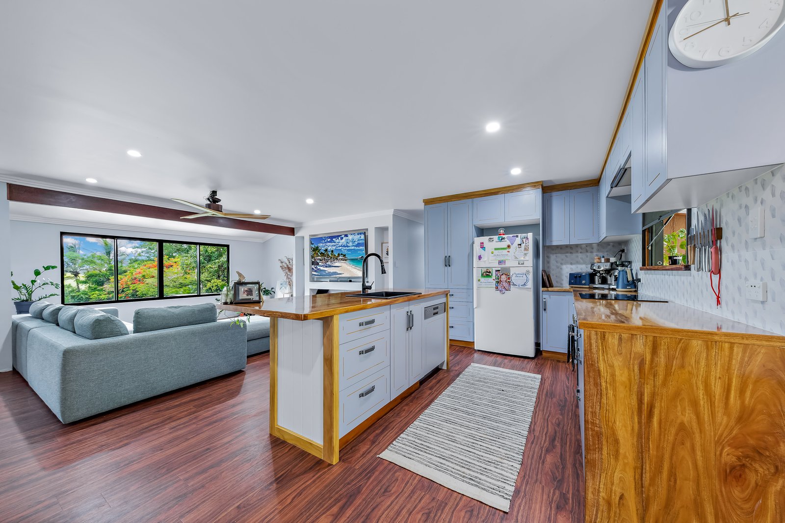 1 Usher Road MOUNT JULIAN 1