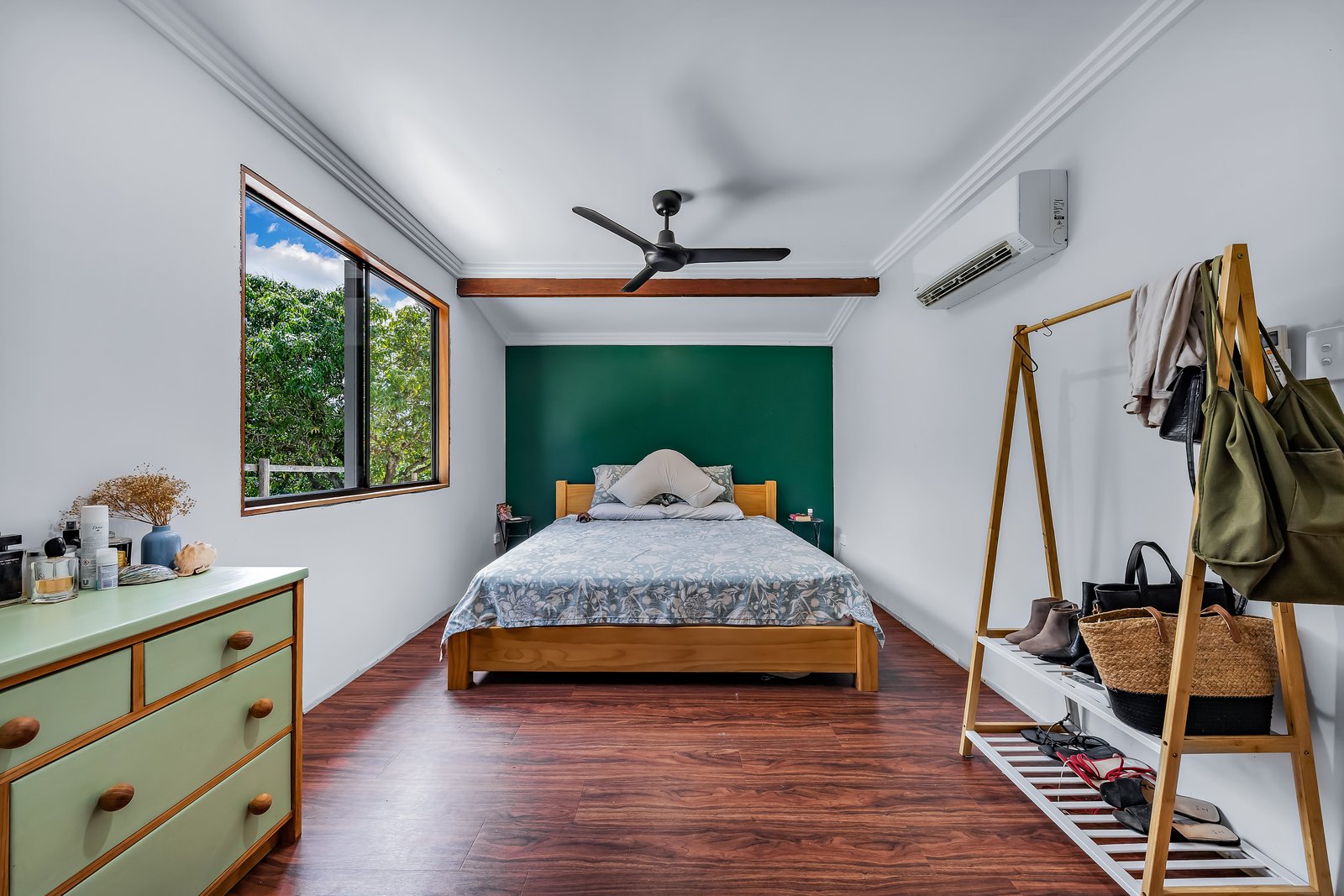 1 Usher Road MOUNT JULIAN 5