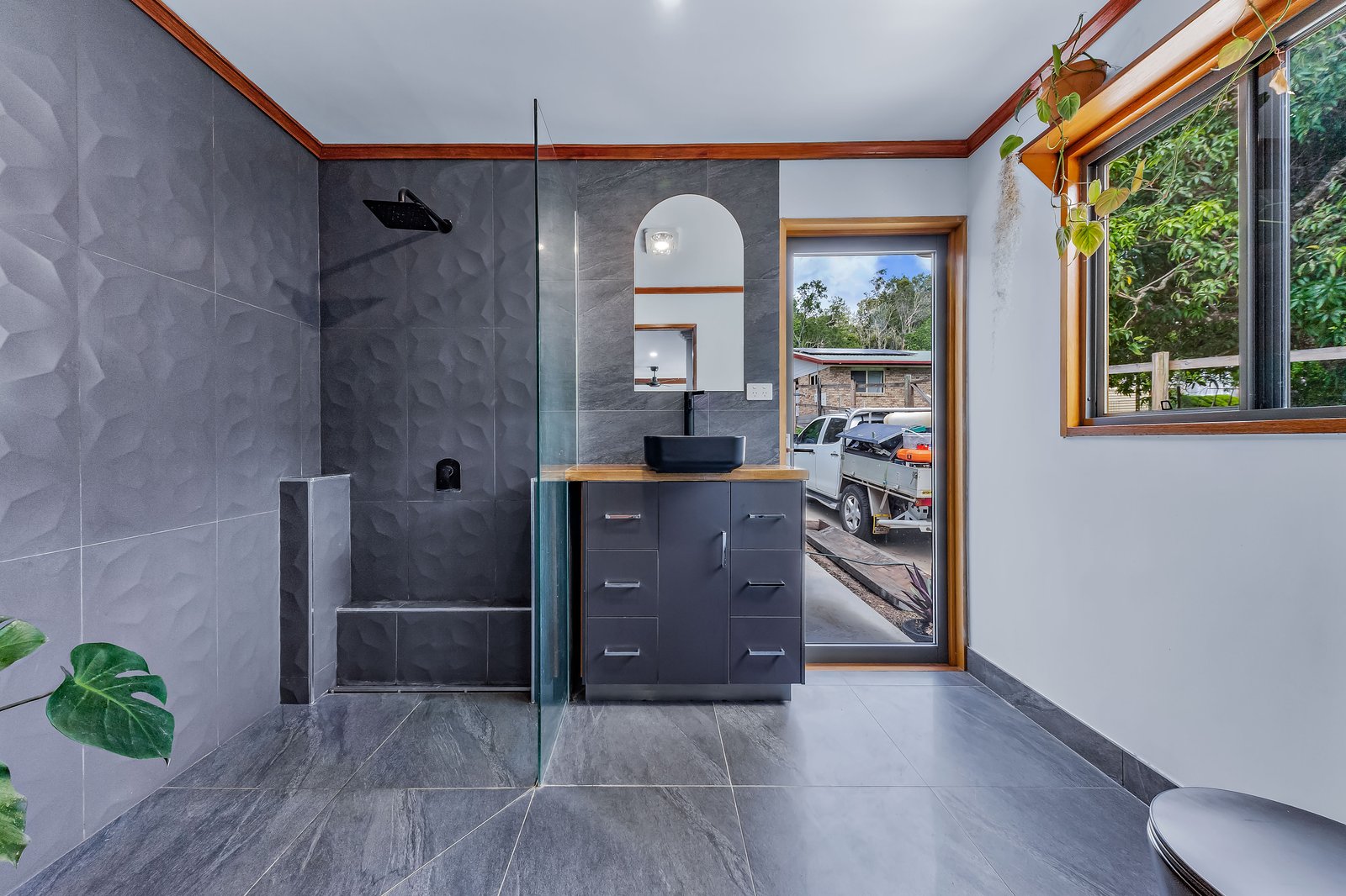 1 Usher Road MOUNT JULIAN 7
