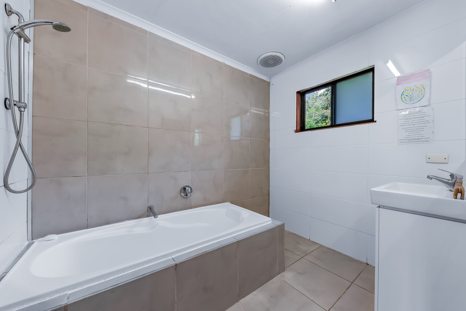 1 Usher Road MOUNT JULIAN 11