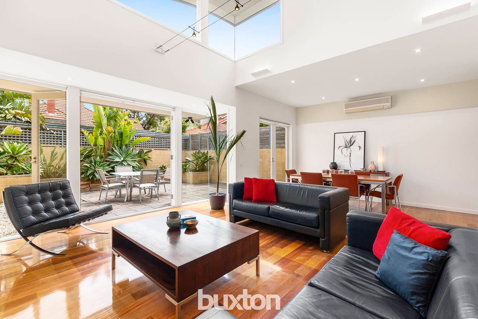 Gallery: 1 Vista Road