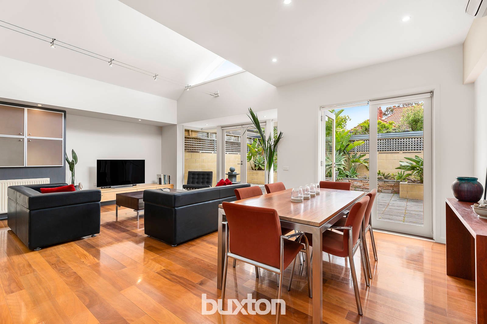 Gallery: 1 Vista Road