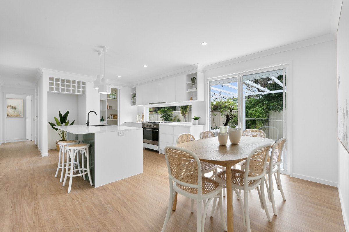 1 Wagtail Court Burleigh Waters 7