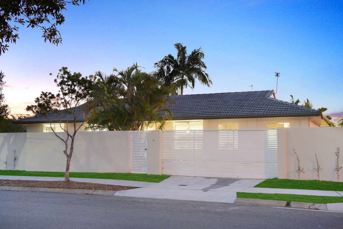 1 Wagtail Court Burleigh Waters 25