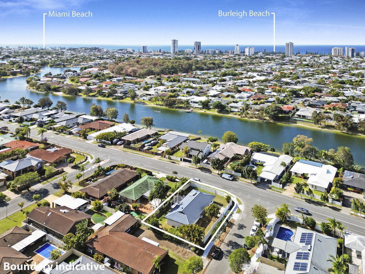 1 Wagtail Court Burleigh Waters 29
