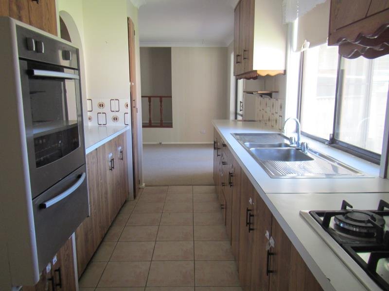 1 Wentworth Place TAMWORTH 4