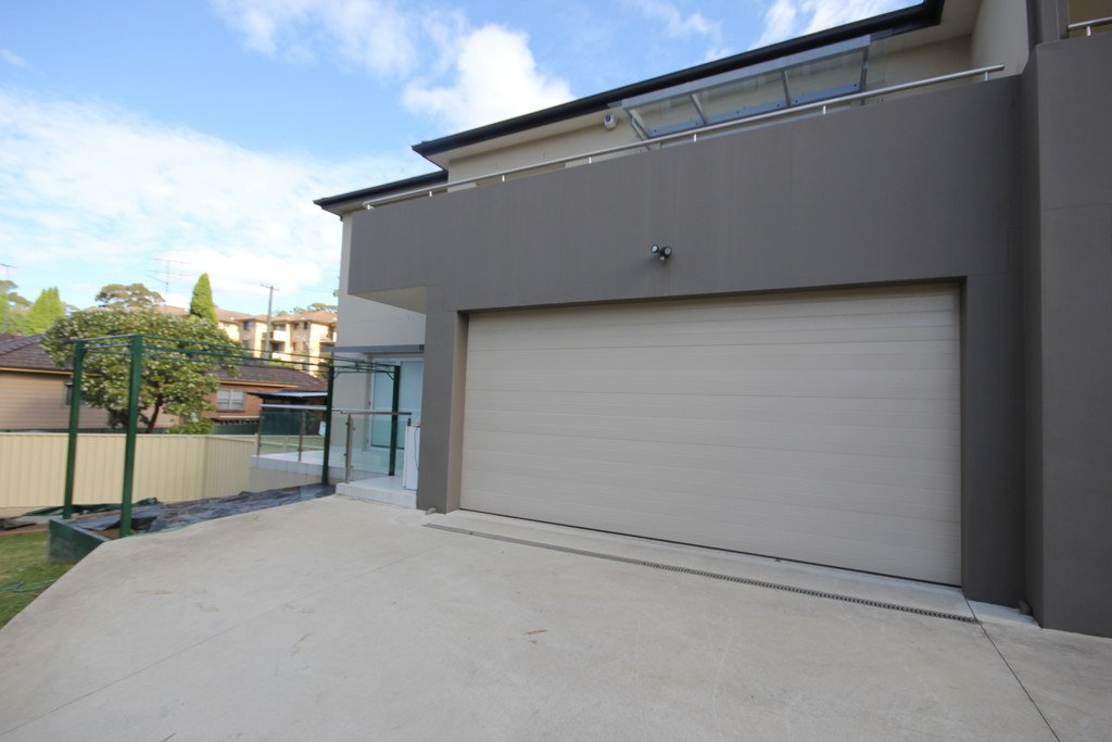 1 West Lane CARLTON 1