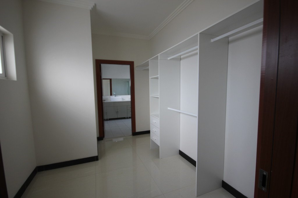 1 West Lane CARLTON 6