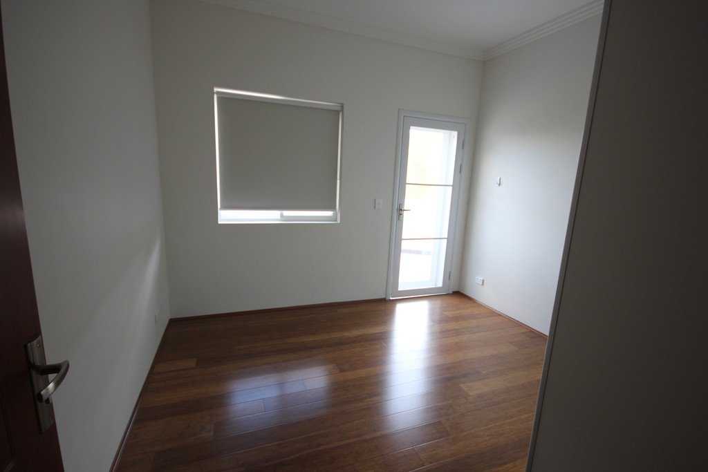 1 West Lane CARLTON 10