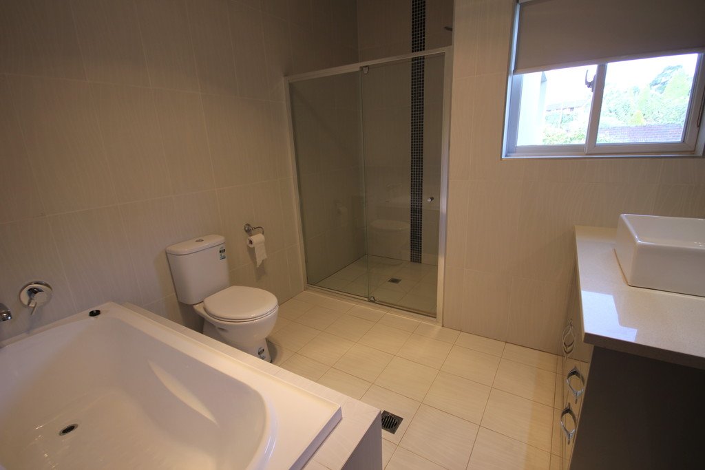 1 West Lane CARLTON 12