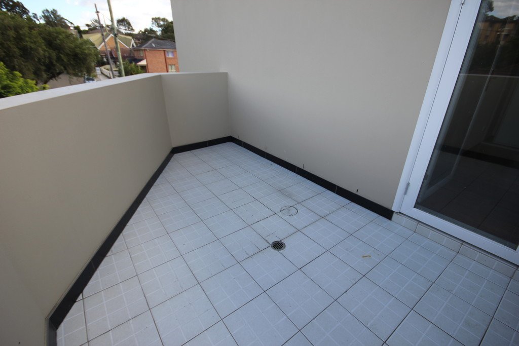 1 West Lane CARLTON 18