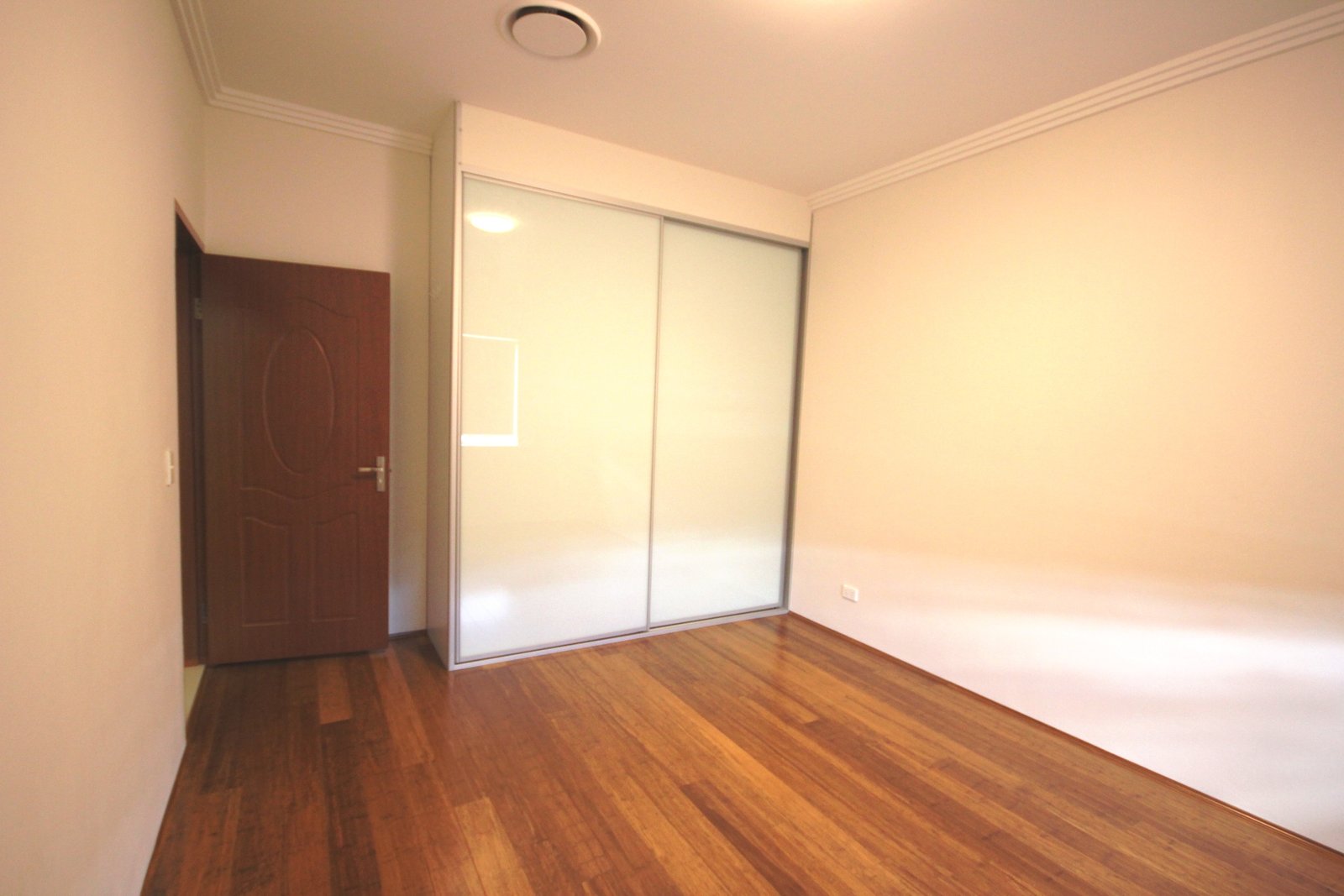 1 West Lane CARLTON 7