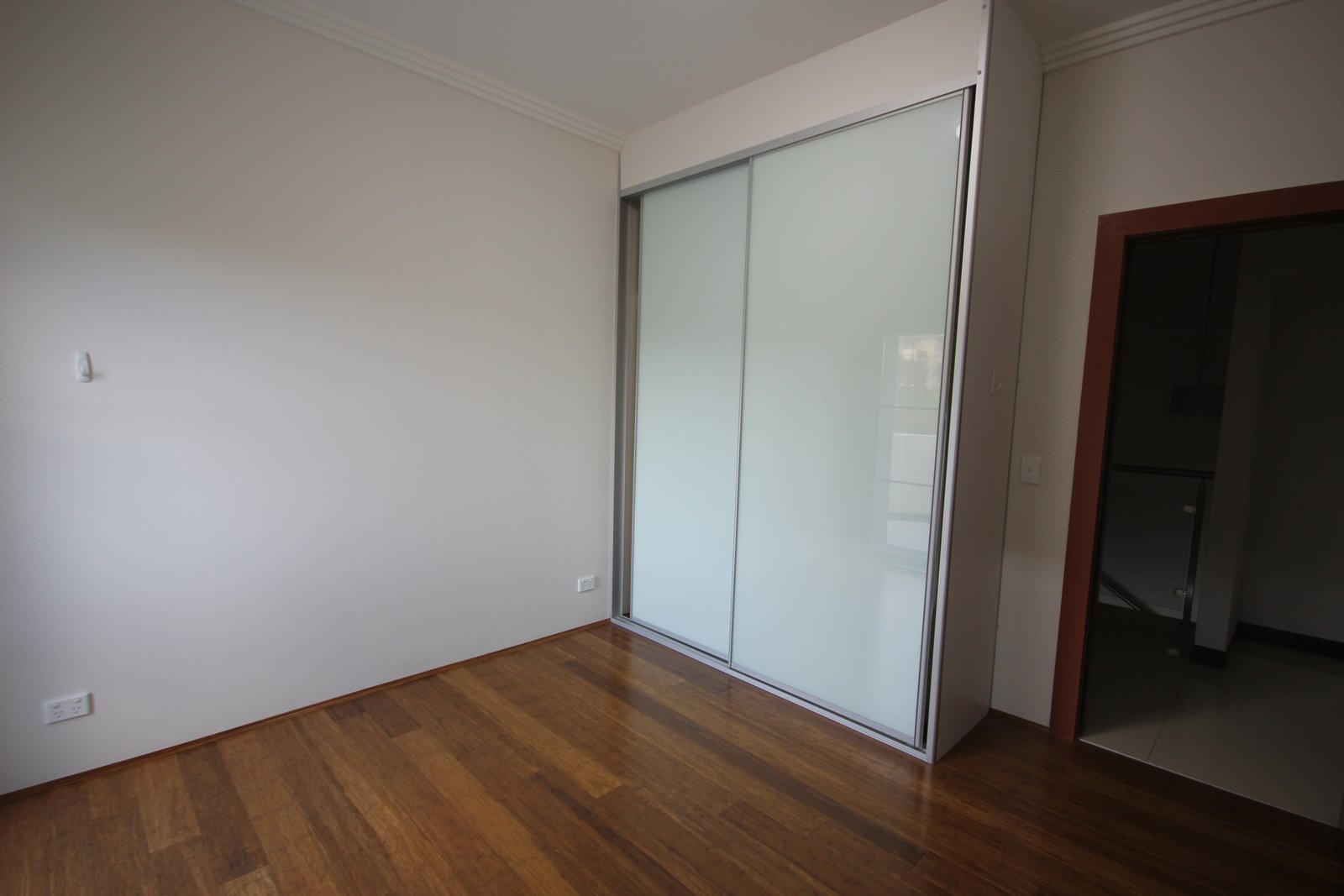 1 West Lane CARLTON 8