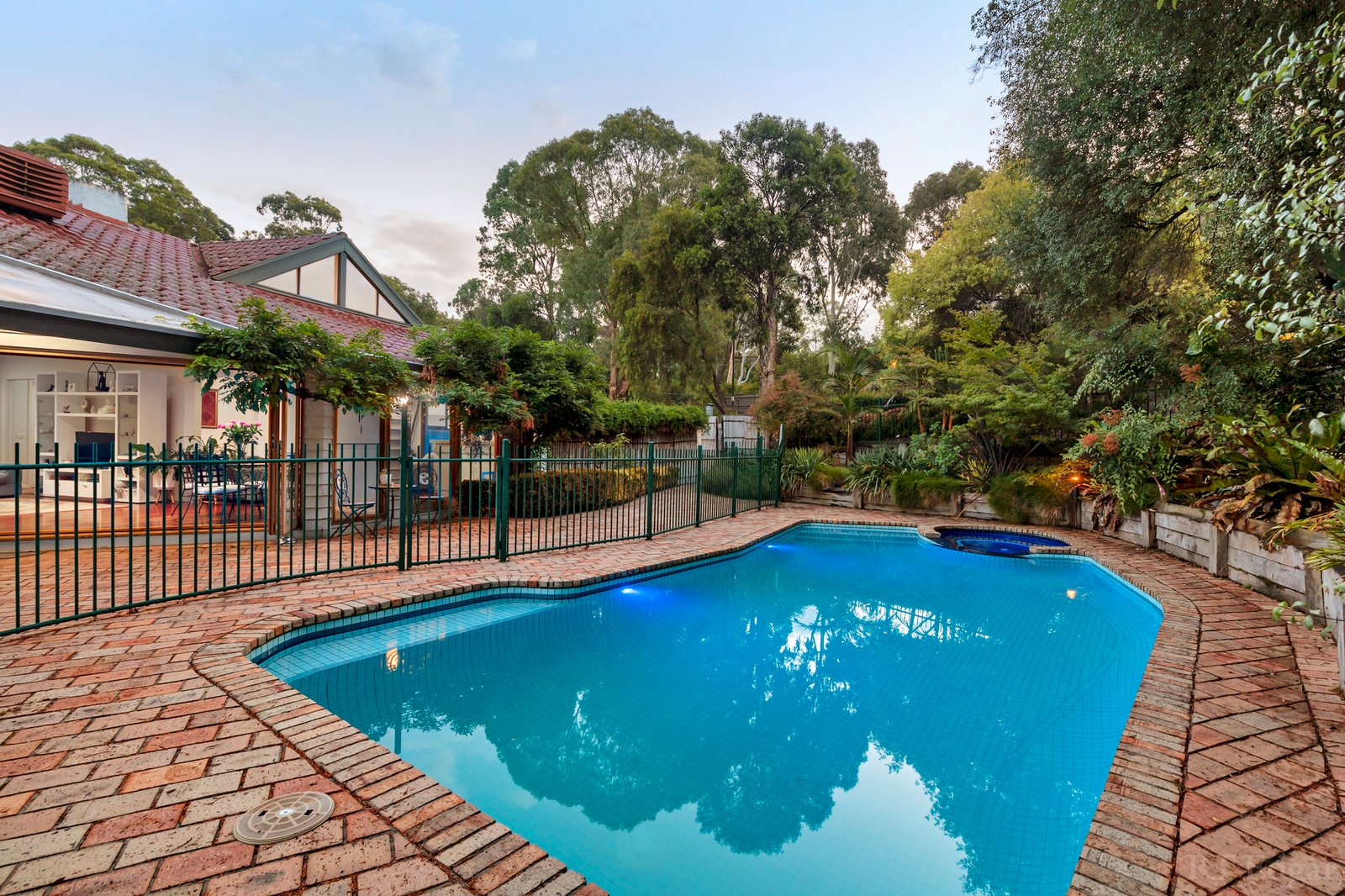 Real Estate and Property in 1 Willowbank Court, Templestowe, VIC
