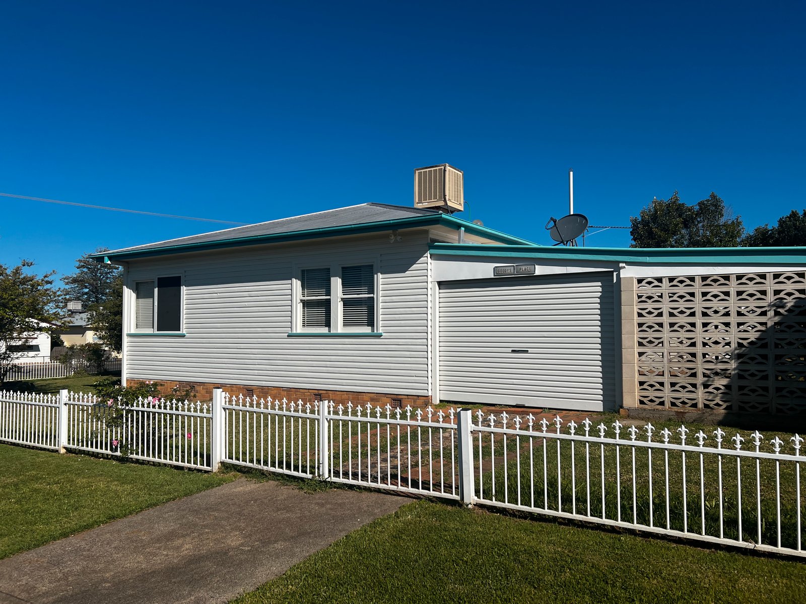 1 Winston Place TAMWORTH 1