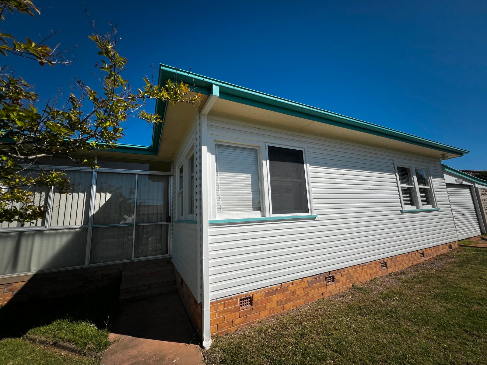 1 Winston Place TAMWORTH 4