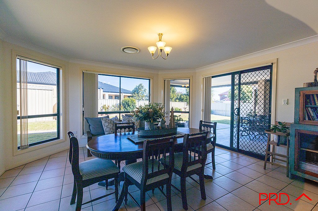 1 Yarraga Place TAMWORTH 7