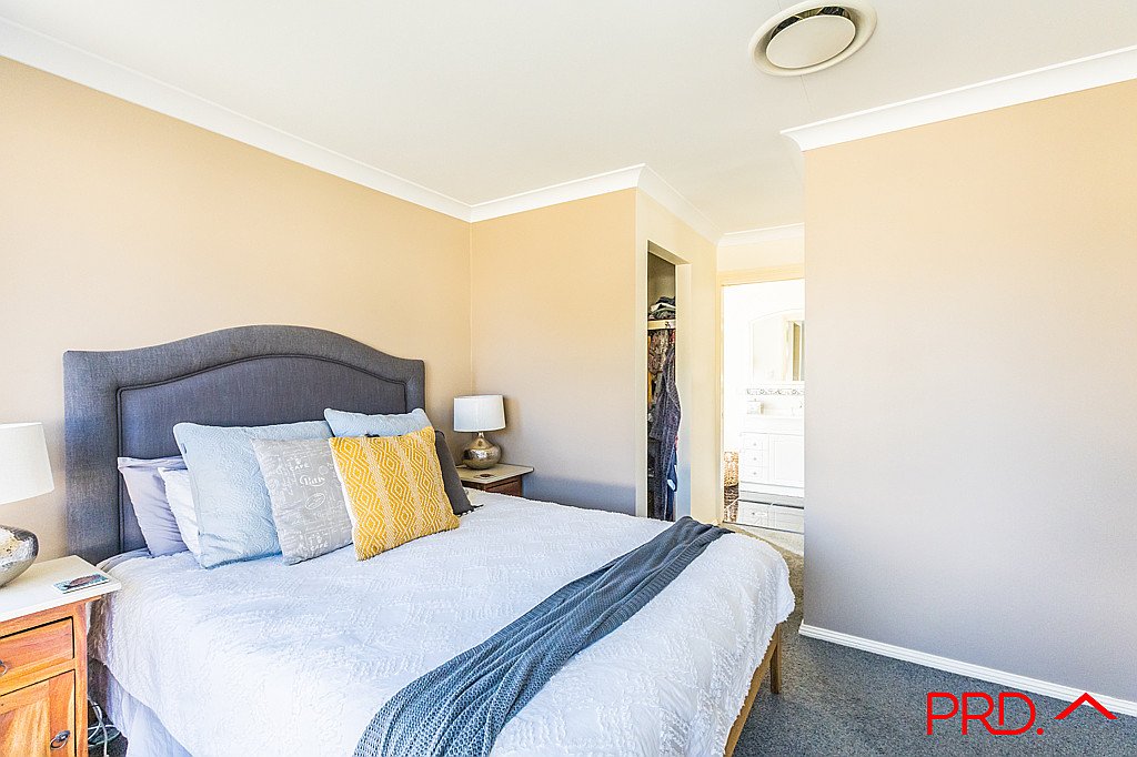 1 Yarraga Place TAMWORTH 10