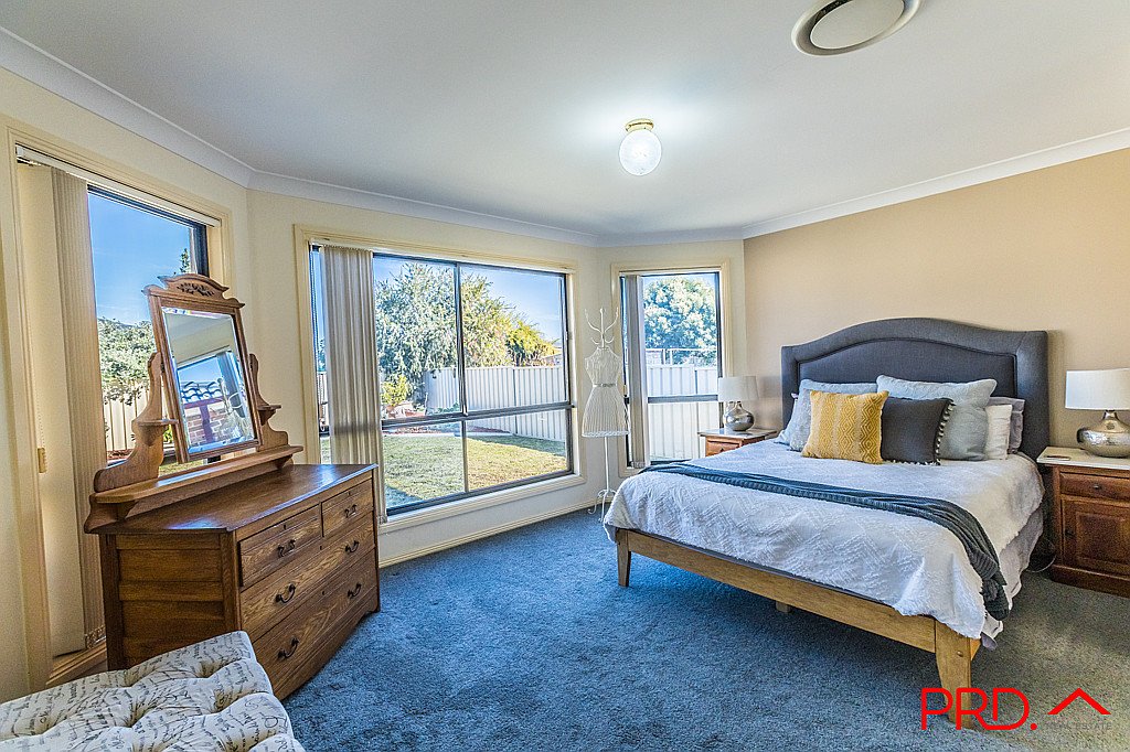 1 Yarraga Place TAMWORTH 11