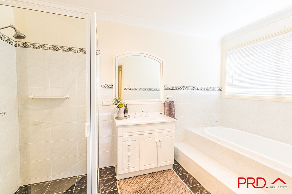 1 Yarraga Place TAMWORTH 13