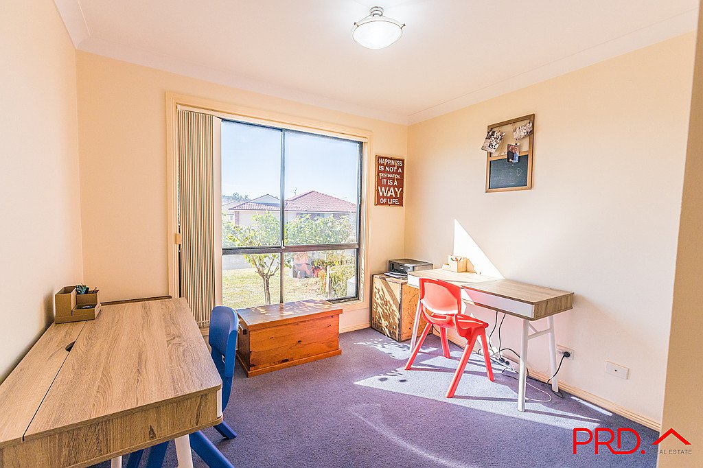 1 Yarraga Place TAMWORTH 16