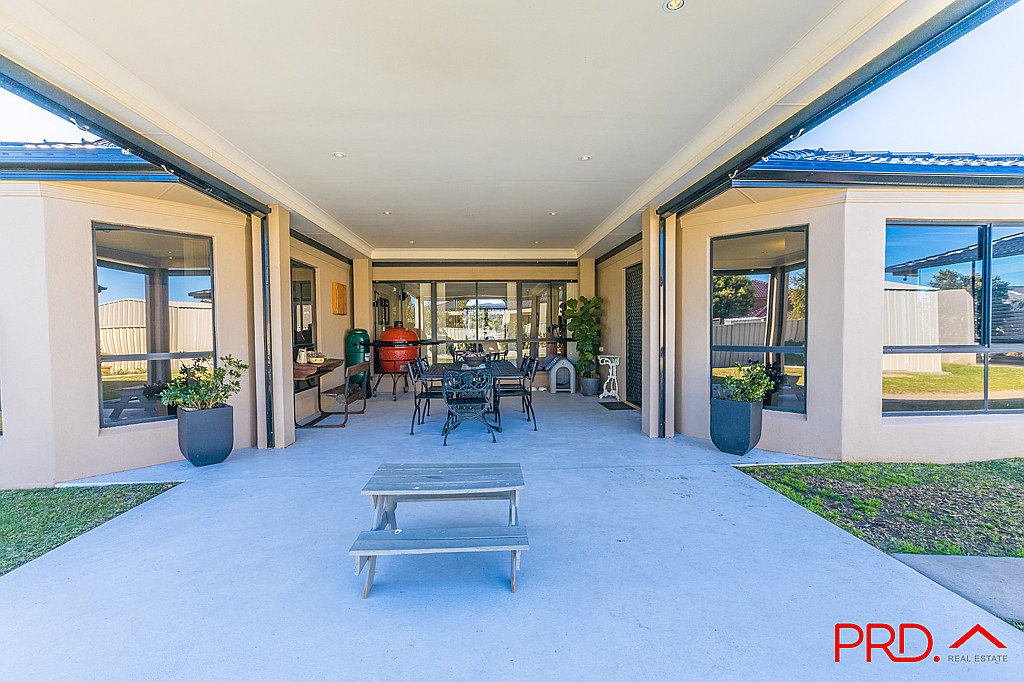 1 Yarraga Place TAMWORTH 19