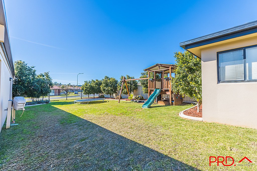 1 Yarraga Place TAMWORTH 21