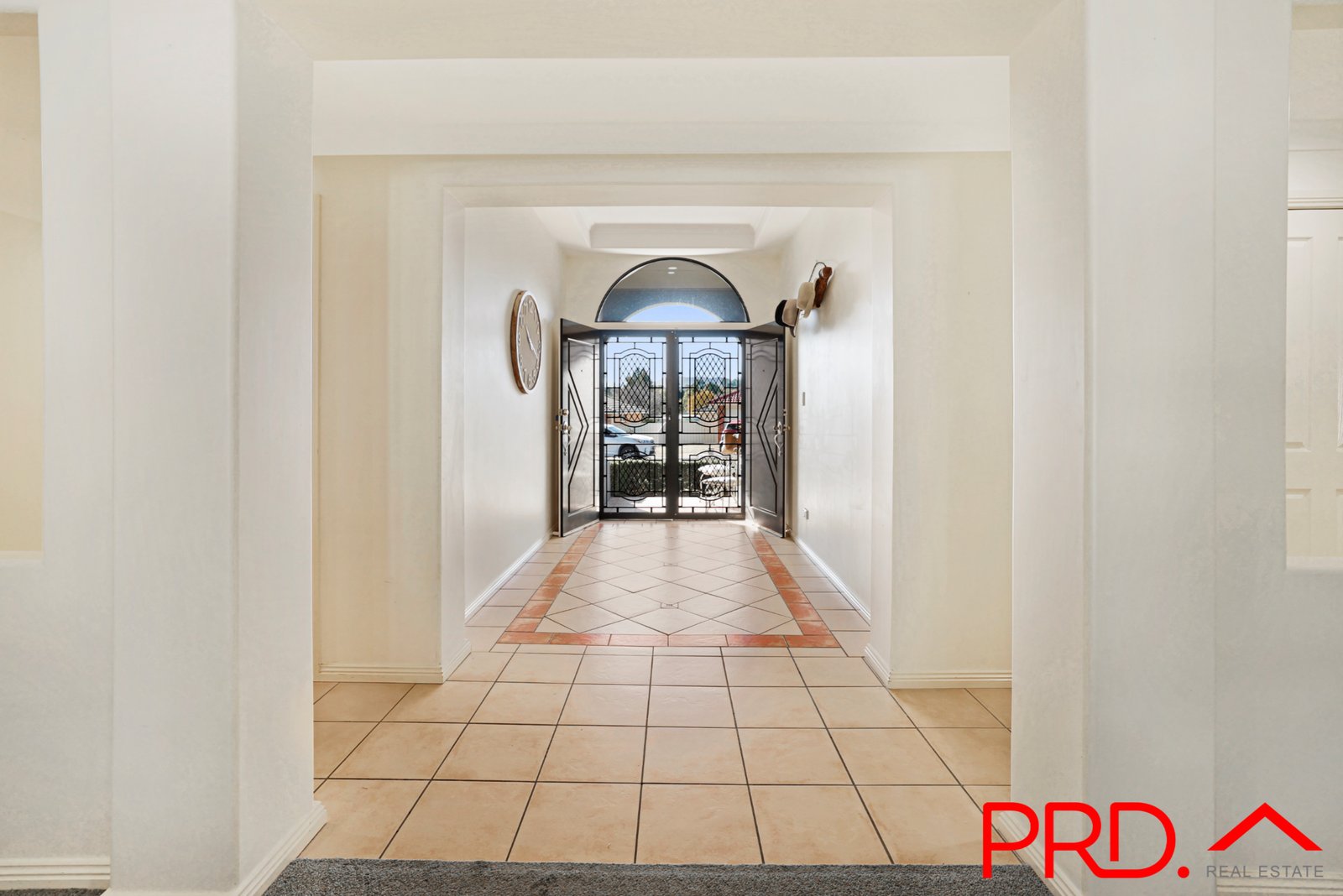 1 Yarraga Place TAMWORTH 2