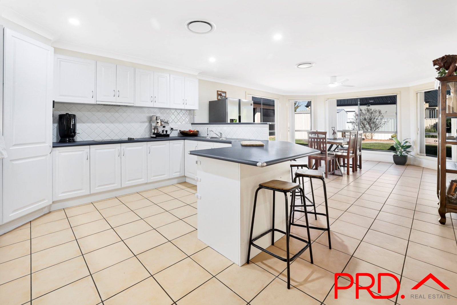 1 Yarraga Place TAMWORTH 4