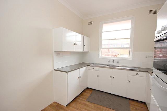 10-14 Bruce Street BRIGHTON-LE-SANDS 4