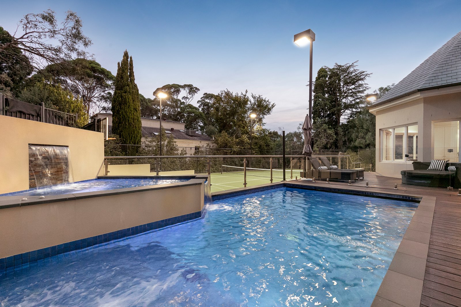 10 Acacia Avenue, Blackburn, 3130