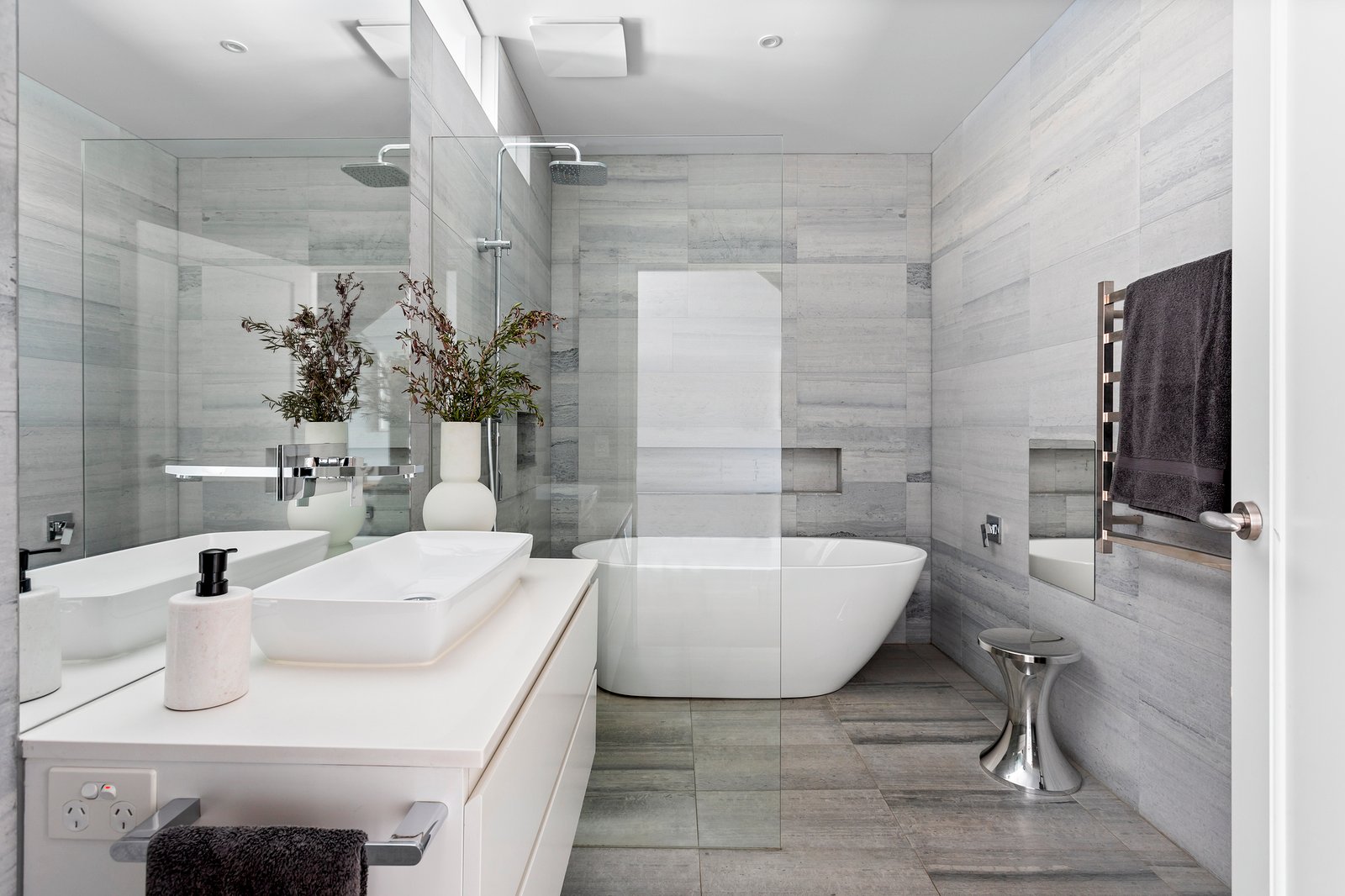 Real Estate and Property in 10 Acacia Street, Elsternwick, VIC